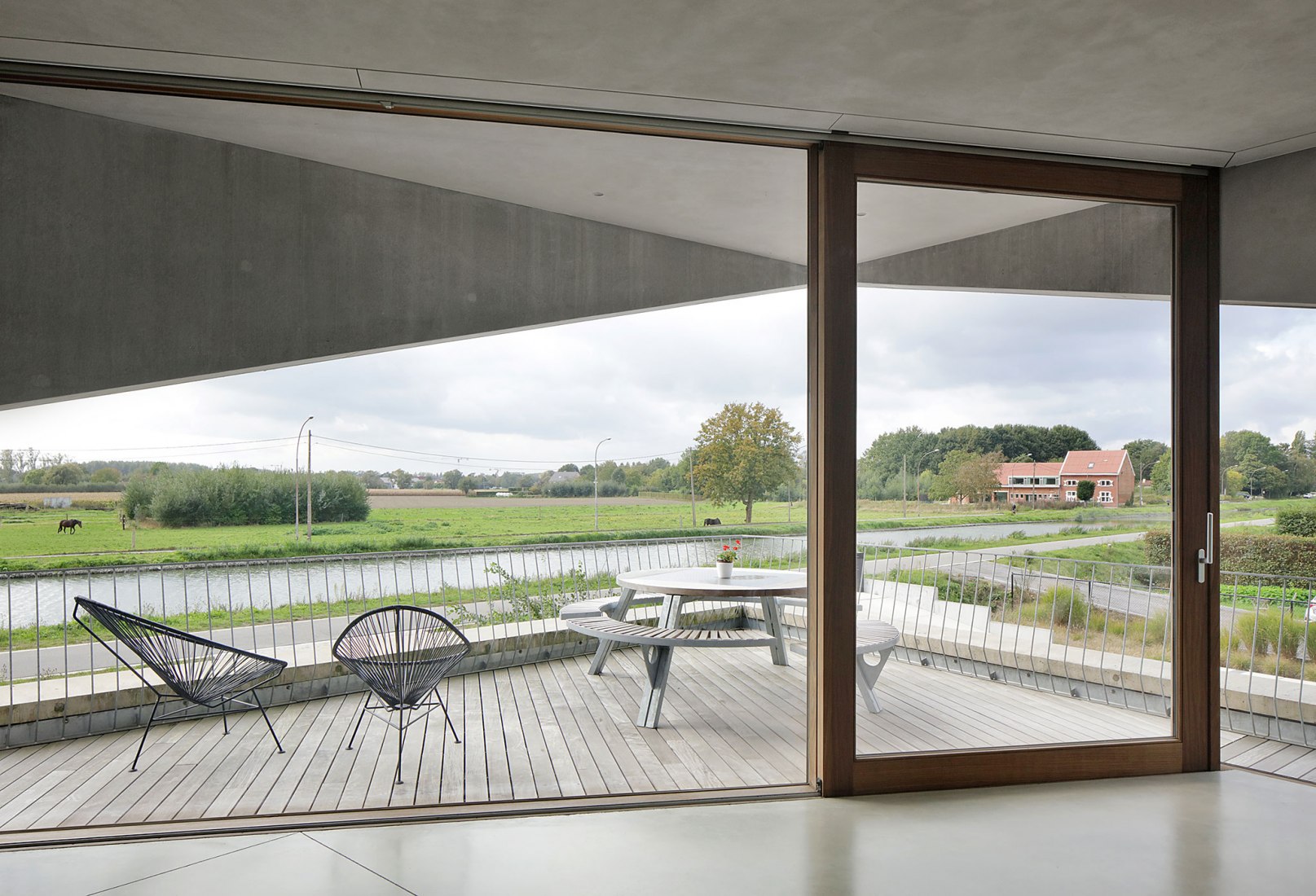 Vivienda N-DP por Graux & Baeyens Architecten. Fotografía por Filip Dujardin