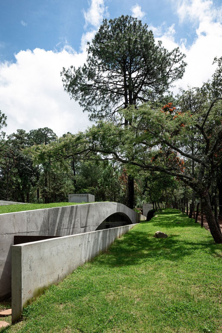 La Colina frente a la Cañada por HW studio. Fotografía por Dane Alonso.