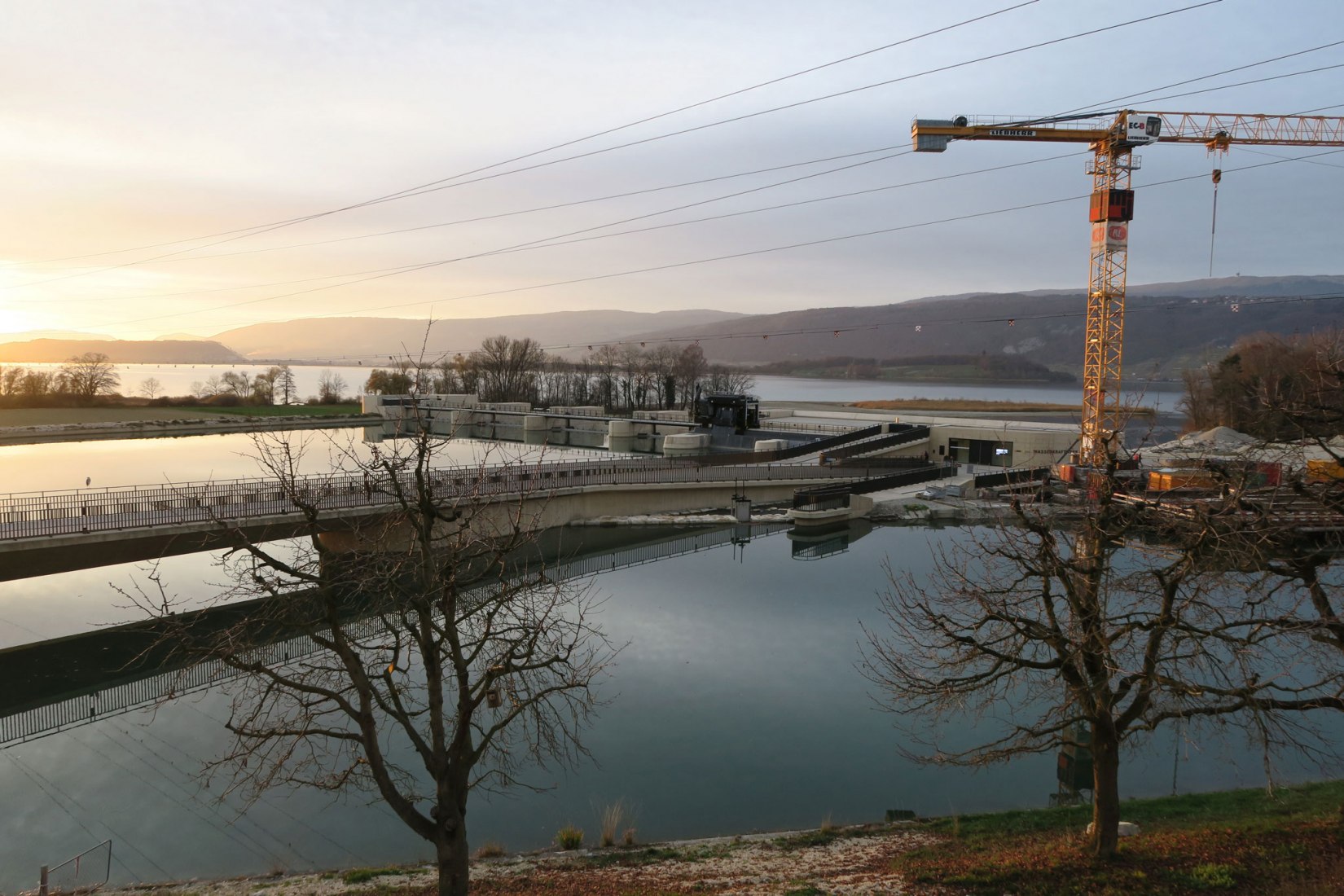 New landscape around the new Hydro Power Plant on the Lake of Biel, construction phase. Photograph © Raymond Vogel, Zürich 