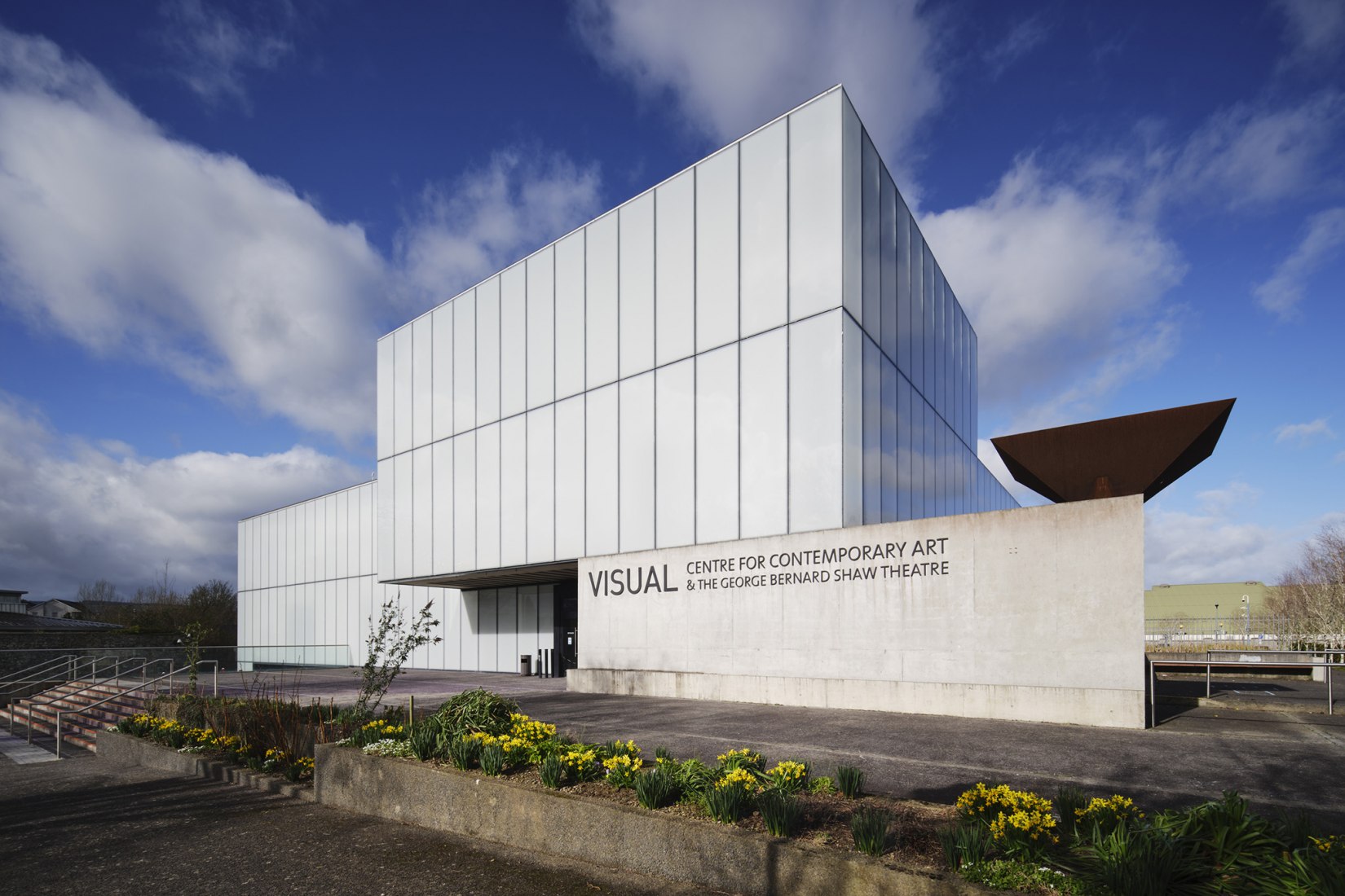 ‘i see Earth’ building and ground 1991-2021 by Tom dePaor, installation. Photograph by Ros Kavanagh, courtesy of VISUAL, Carlow