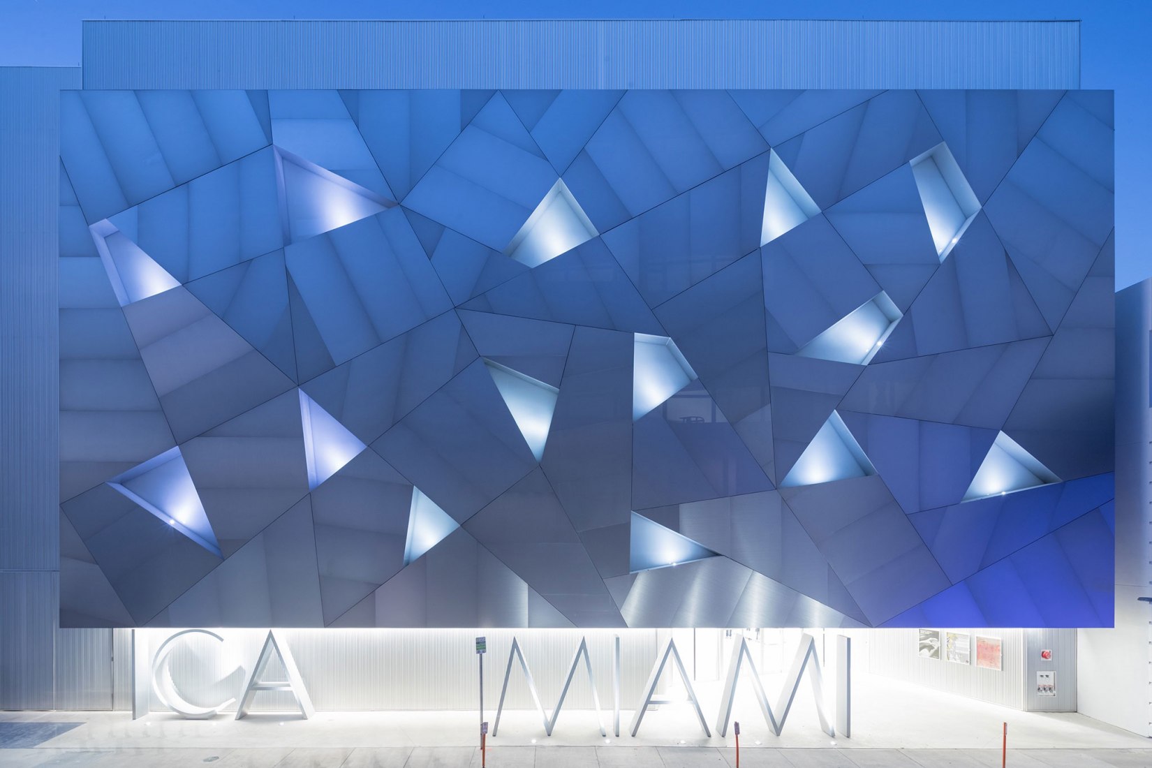 Vista interior. Nueva sede de la Fundación ICA MIAMI por ARANGUREN + GALLEGOS Arquitectos. Imagen cortesía de Aranguren + Gallegos