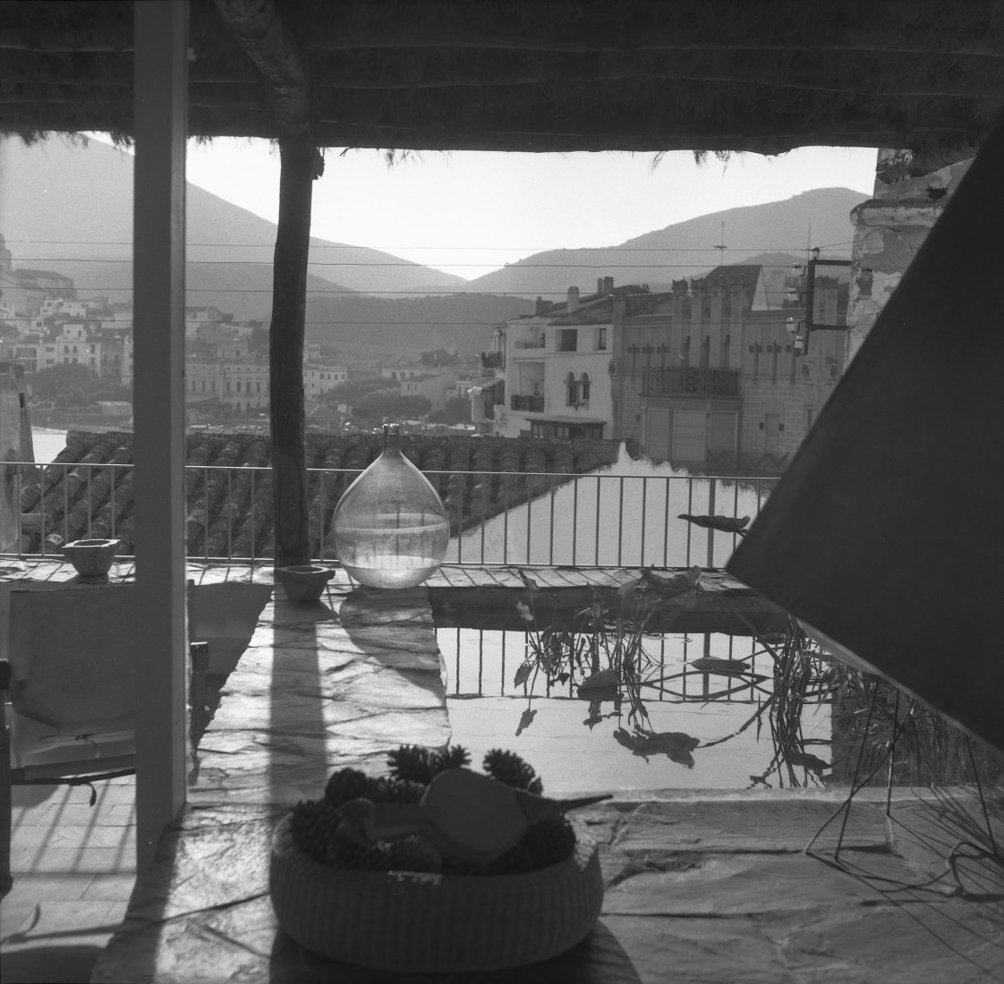 Giorgio Casali, Villa Gloria (Cadaqués, Girona), 1959. Architects: Peter G. Harnden y Lanfranco Bombelli. © Heirs de Harnden y Bombelli / Fondo Harnden-Bombelli Arquitectos - Arxiu Històric del Col·legi d’Arquitectes de Catalunya. Università Iuav di Venezia - Archivio Progetti, fondo Giorgio Casali.