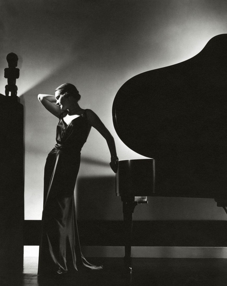 Perfección en negro; Margaret Horan, 1935. Edward Steichen, estadounidense, nacido en Luxemburgo, 1879-1973. Gelatina de plata de impresión. Cortesía de y © Condé Nast / Vogue, 1 de noviembre de 1935