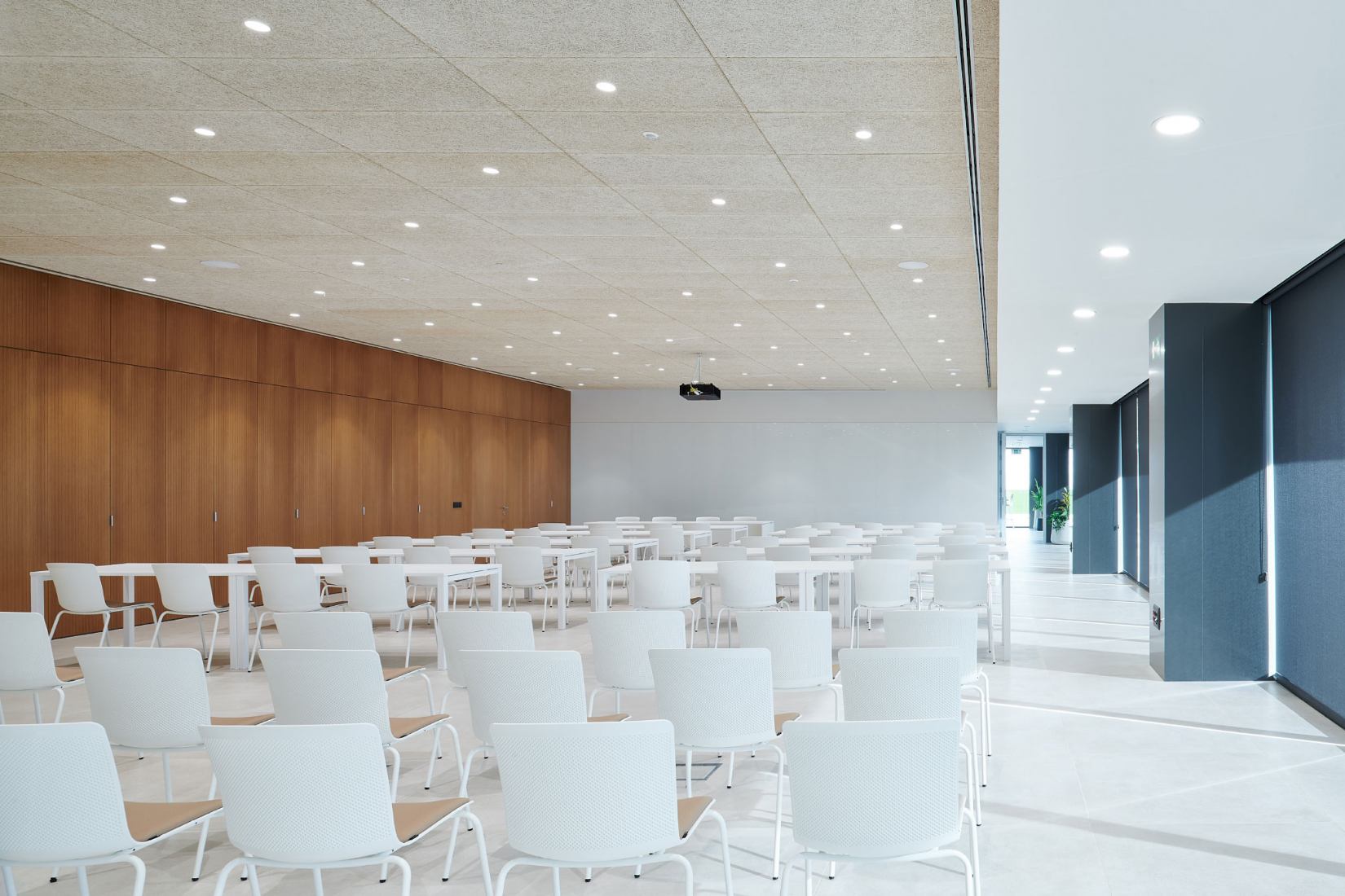 Nueva sede de I+D y edificio de producción para Certest Biotec por IDOM ...