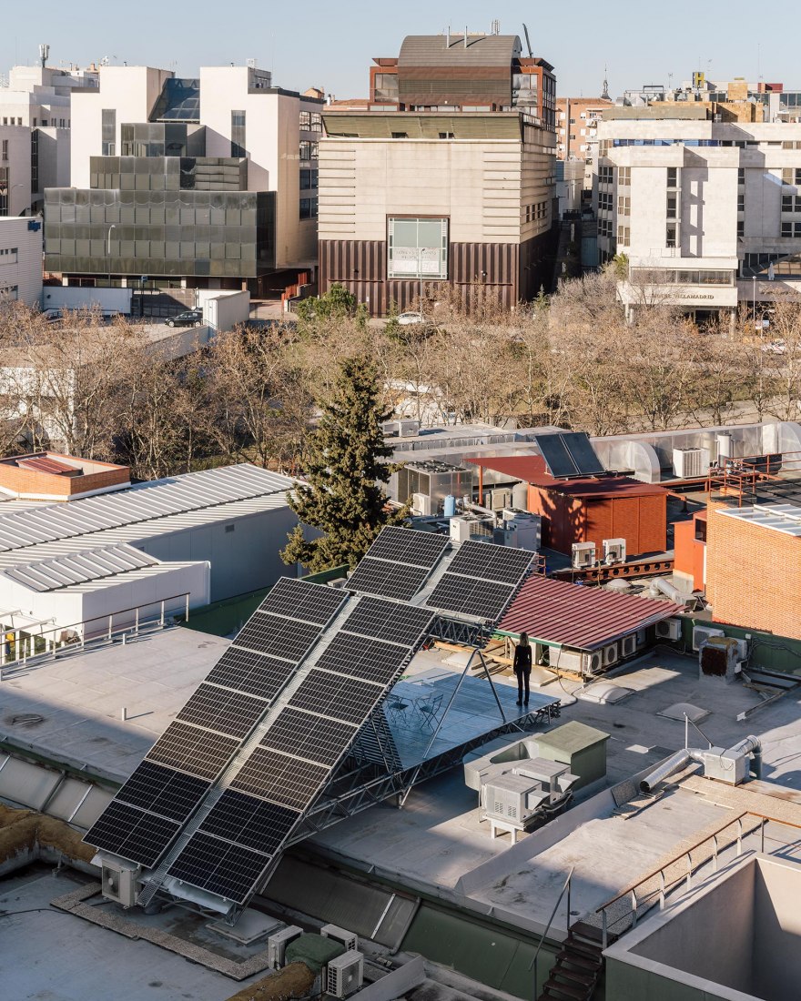 Pérgola Fotovoltaica por Ignacio Borrego Arquitectos. Fotografía por Imagen Subliminal