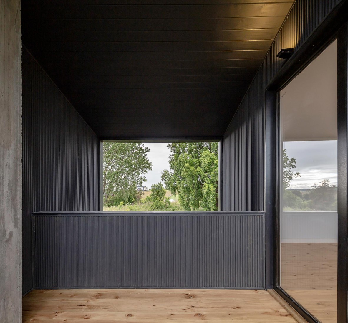 Casa Maitenes por Ignacio Correa. Fotografía por Aryeh Kornfled