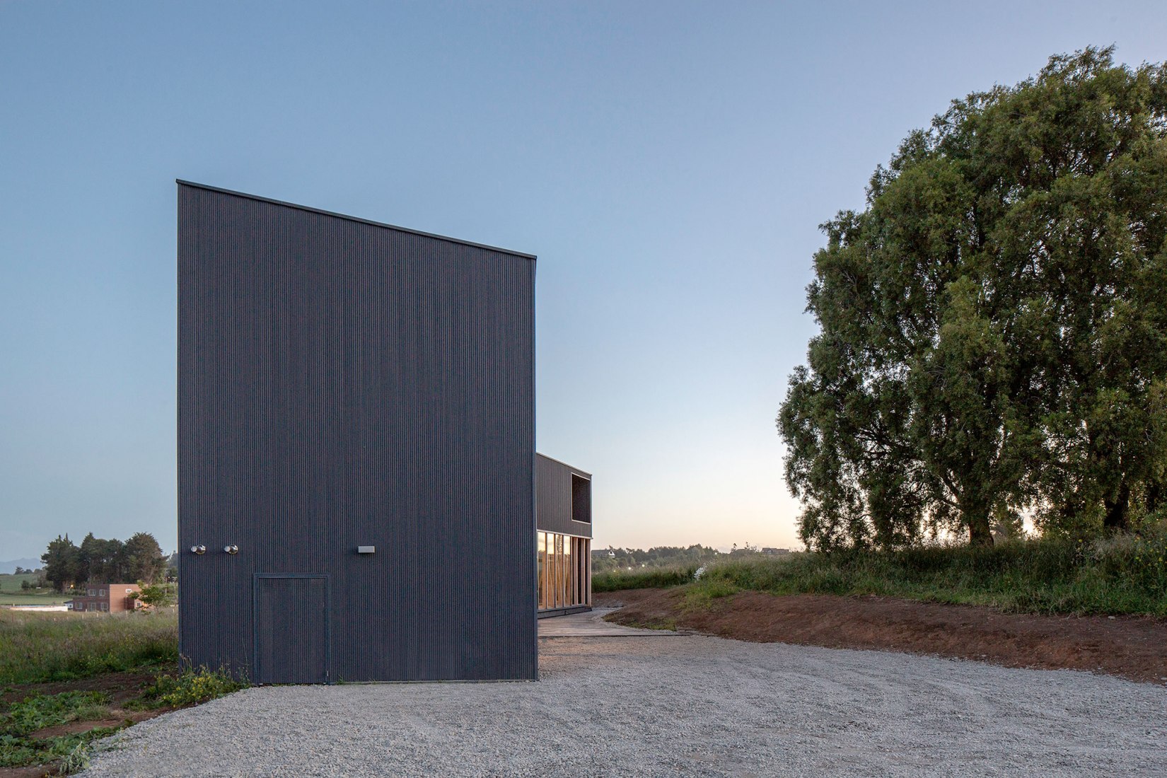 Casa Maitenes por Ignacio Correa. Fotografía por Aryeh Kornfled