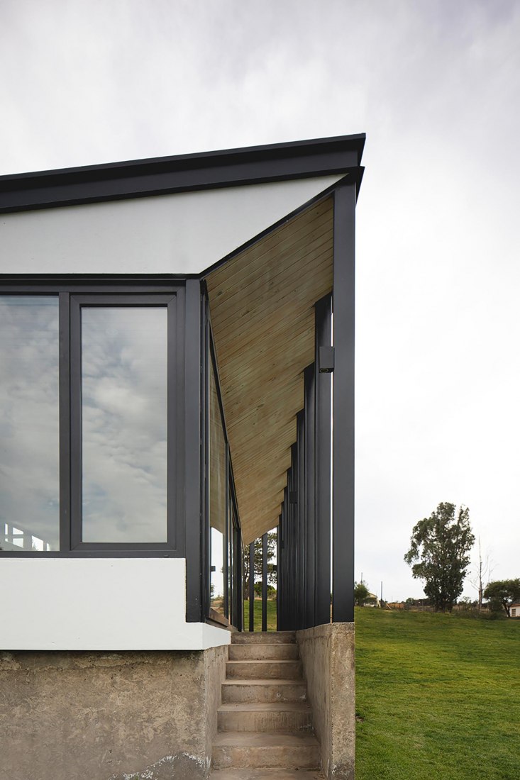 Lake pavilion by Ignacio Correa. Photograph by Pablo Casals Aguirre.