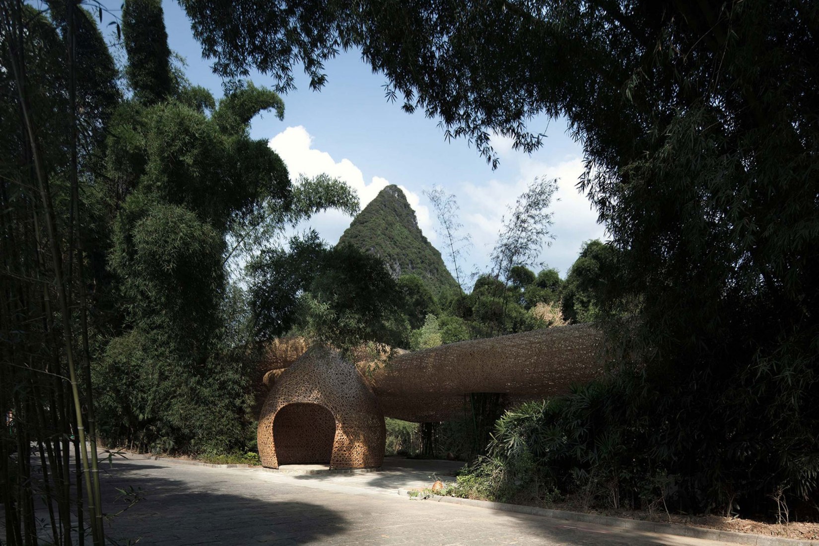 Bamboo Bamboo, marquesina y pabellones por llLab. Fotografía por Arch-Exist and Pavilions by IILab. Photograph by Arch-Exist