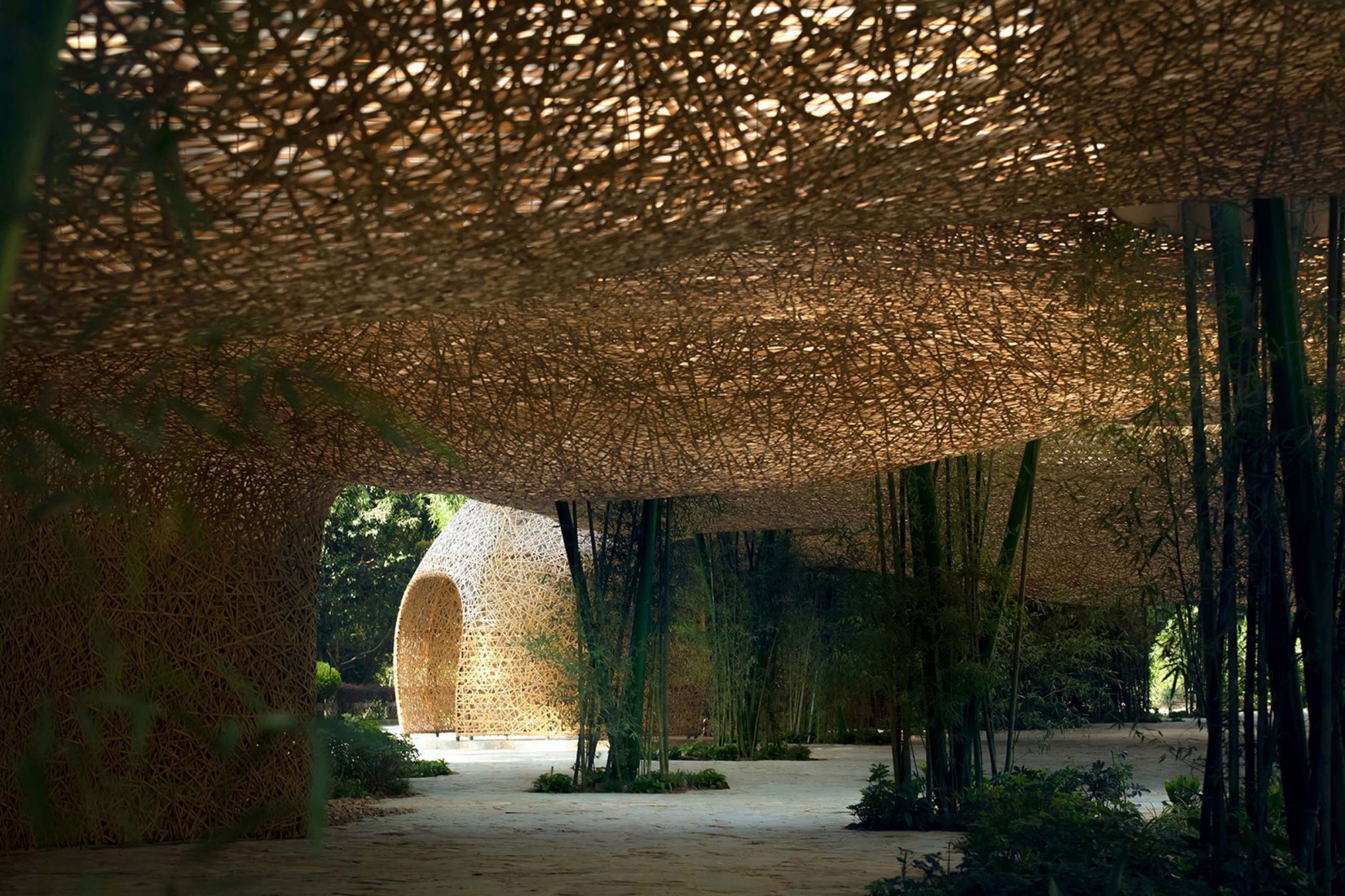 Bamboo Bamboo, marquesina y pabellones por llLab. Fotografía por Arch-Exist