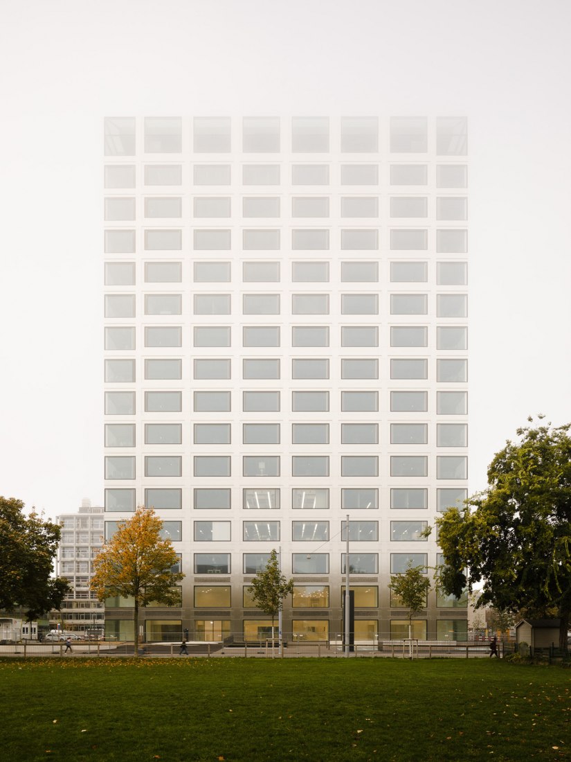 Edificio de investigación Biozentrum de la Universidad de Basel por Ilg Santer Architekten. Fotografía por Daisuke Hirabayashi