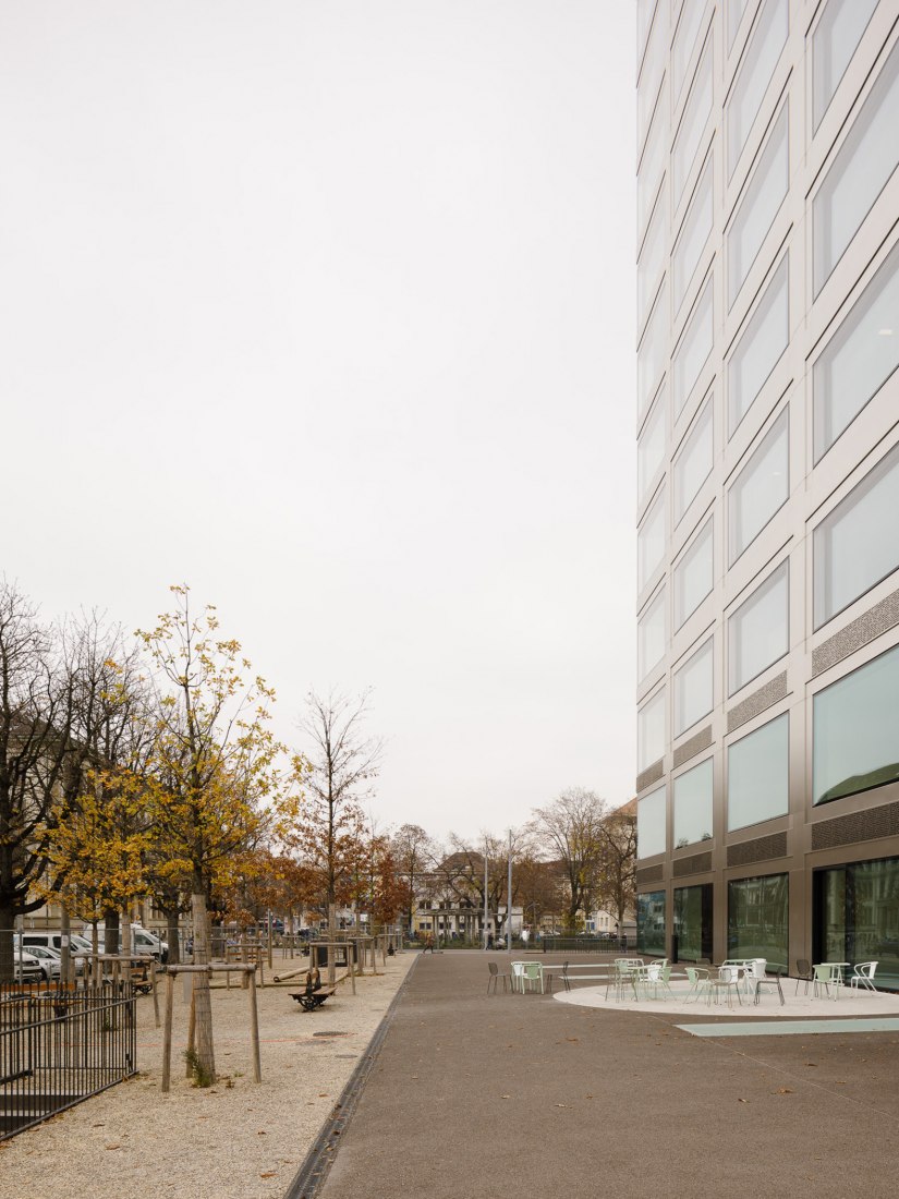Edificio de investigación Biozentrum de la Universidad de Basel por Ilg Santer Architekten. Fotografía por Daisuke Hirabayashi
