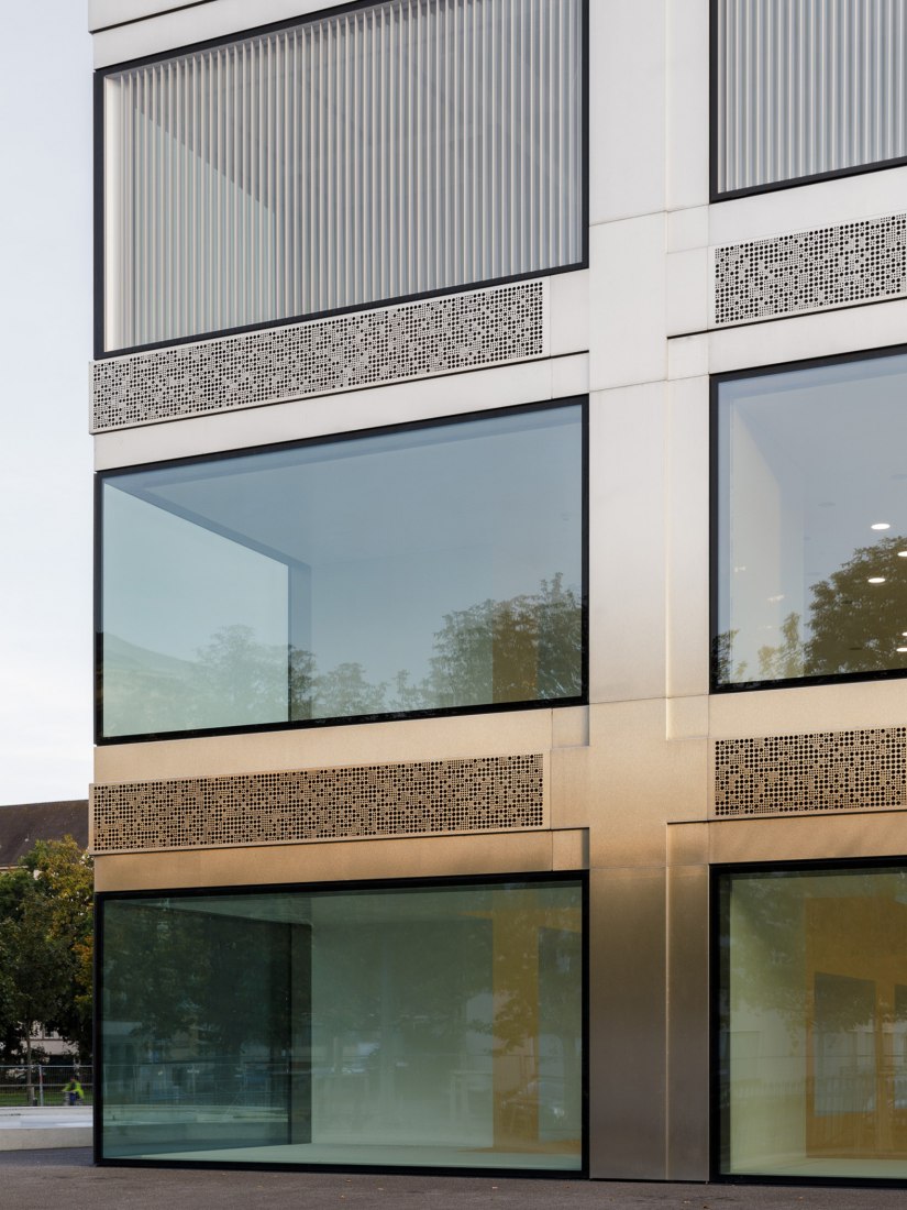 Edificio de investigación Biozentrum de la Universidad de Basel por Ilg Santer Architekten. Fotografía por Daisuke Hirabayashi