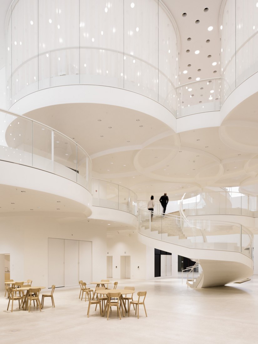 Edificio de investigación Biozentrum de la Universidad de Basel por Ilg Santer Architekten. Fotografía por Daisuke Hirabayashi