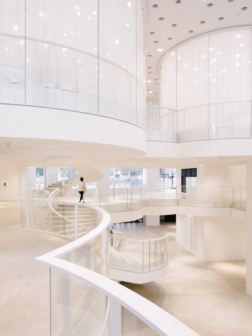 Edificio de investigación Biozentrum de la Universidad de Basel por Ilg Santer Architekten. Fotografía por Daisuke Hirabayashi