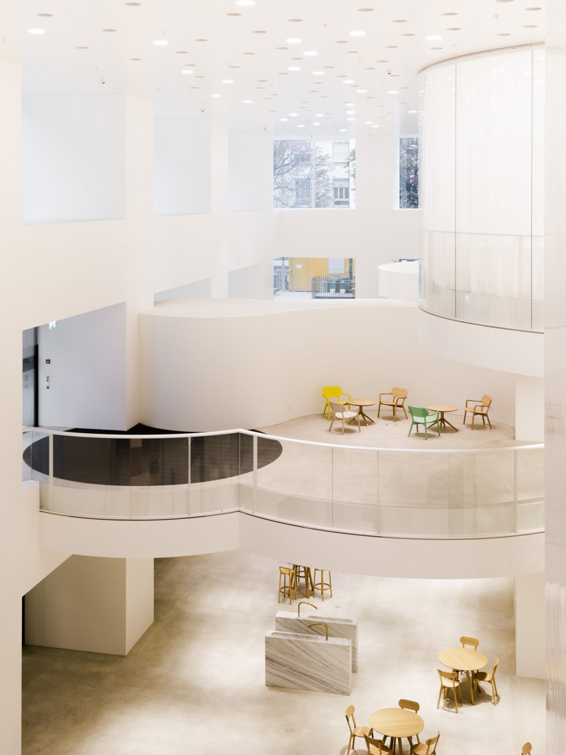 Edificio de investigación Biozentrum de la Universidad de Basel por Ilg Santer Architekten. Fotografía por Daisuke Hirabayashi