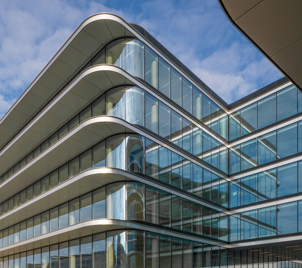 ING’s new office, by Benthem Crouwel Architects and HofmanDujardin. Photography by Matthijs van Roon / ©HofmanDujardin