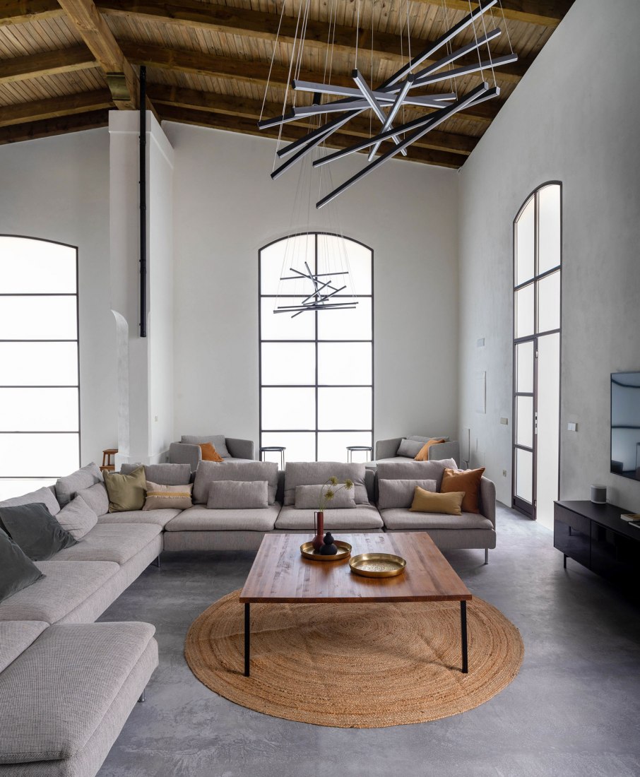 Housing in a Bodega de Jerez by Iniesta Nowell Arquitectos. Photograph by Rafael Iniesta Nowell.
