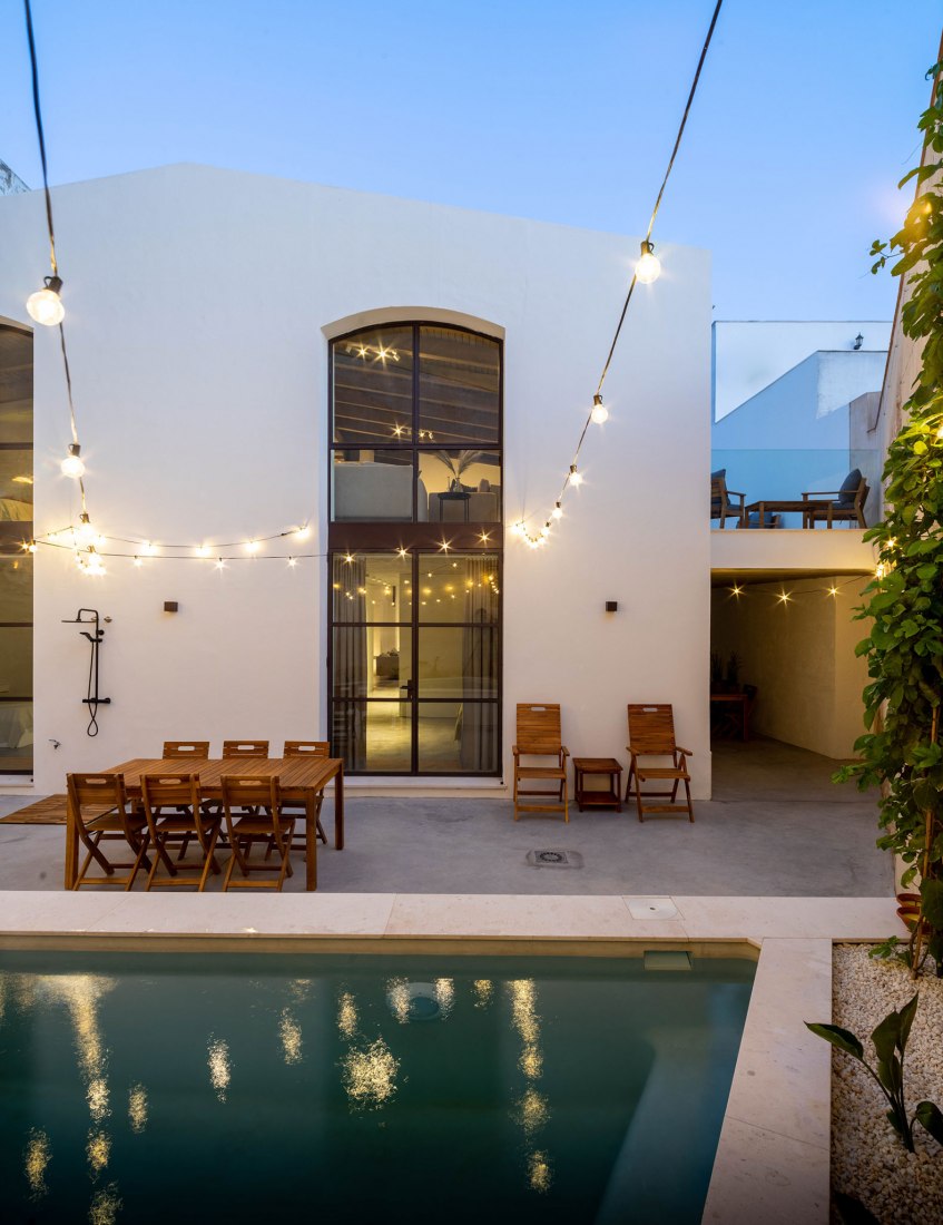 Housing in a Bodega de Jerez by Iniesta Nowell Arquitectos. Photograph by Rafael Iniesta Nowell.