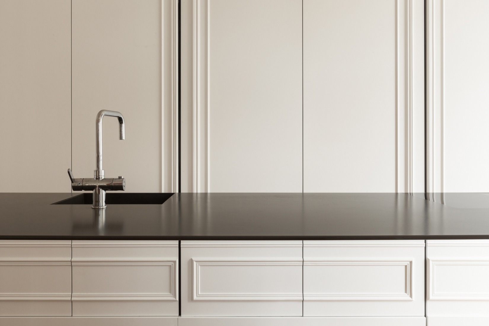 Cocina Invisible por i29 interior architects. Fotografía © i29 interior architects.