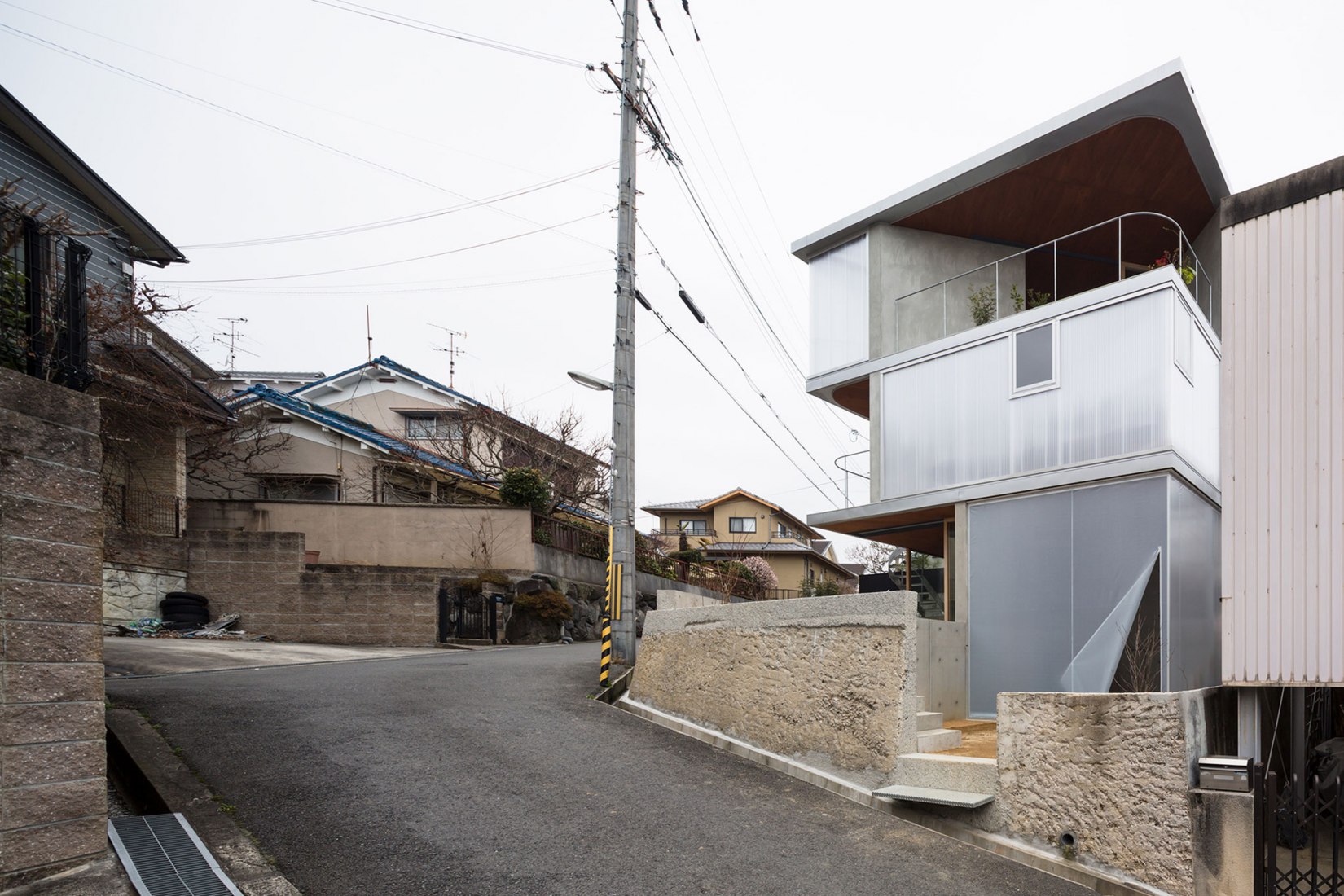 House in Ayamike by Ippei Komatsu Architects. Photograph by Norihito Yamauchi.