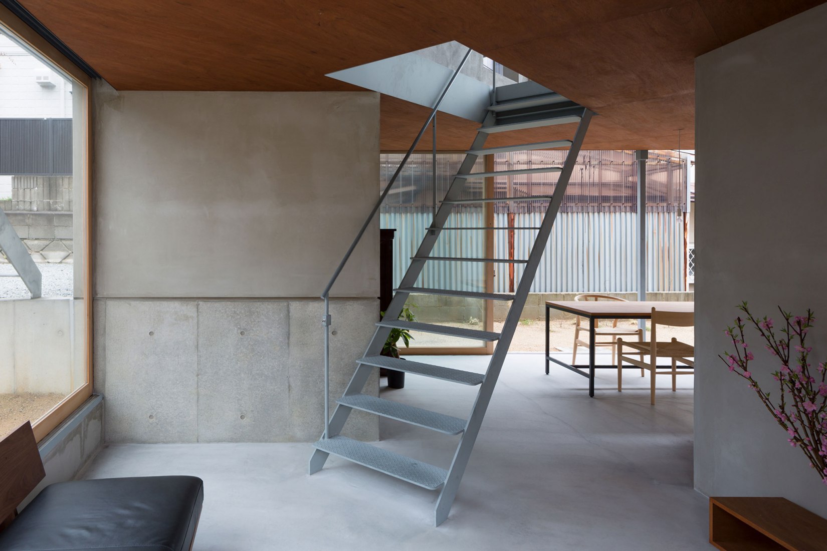 House in Ayamike by Ippei Komatsu Architects. Photograph by Norihito Yamauchi.