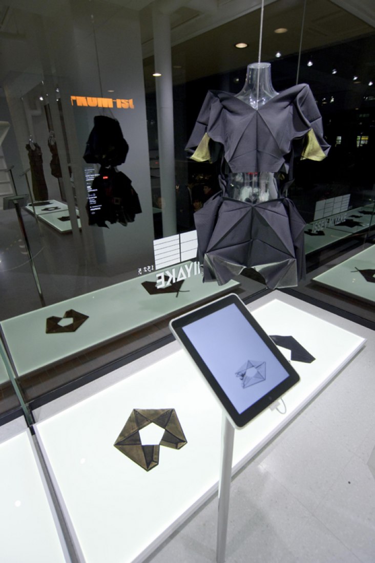 132 5. ISSEY MIYAKE” by Tokujin Yoshioka Inc | METALOCUS