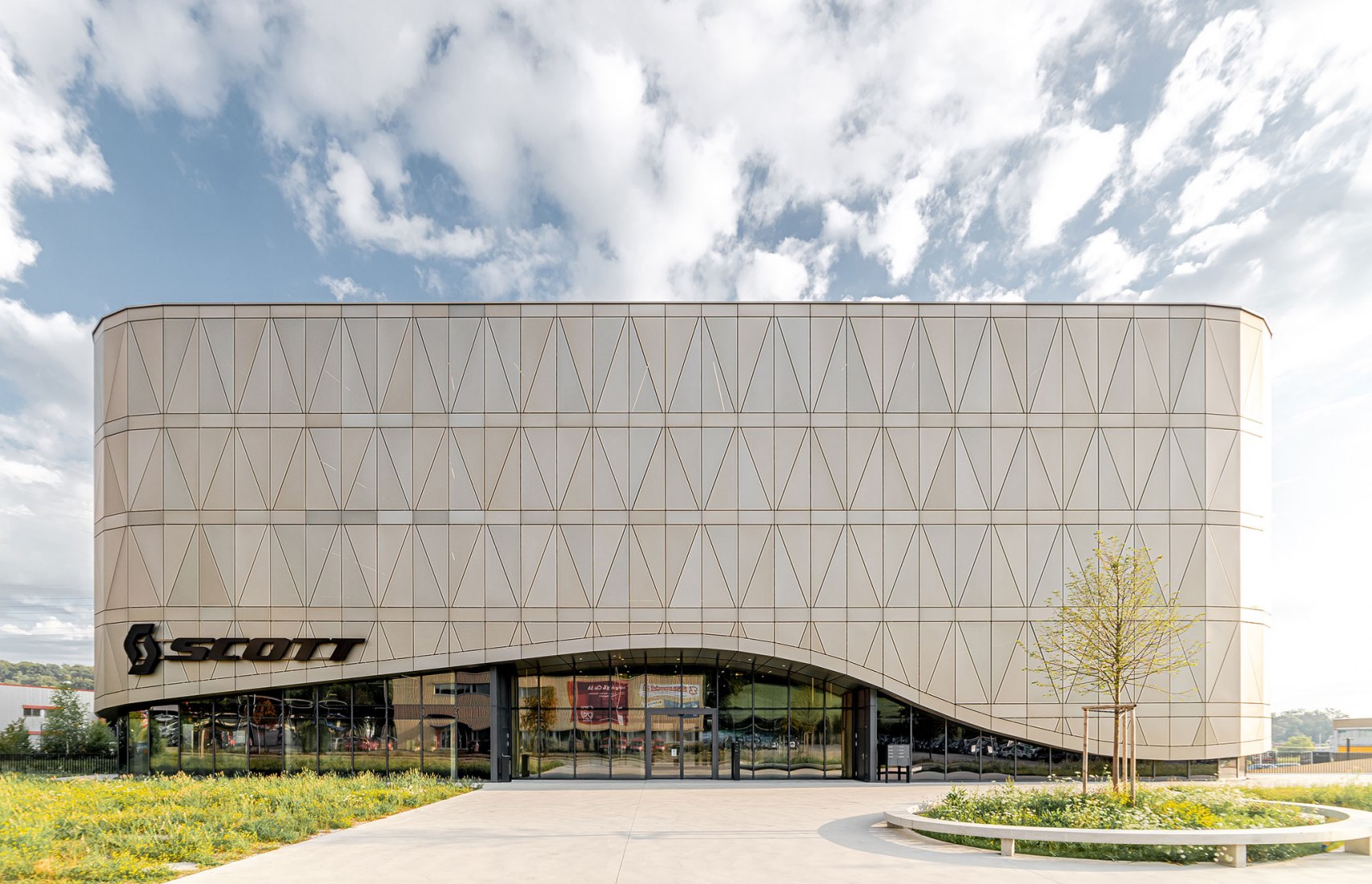 Scott Sports por IttenBrechbühl. Fotografía por Itten+Brechbühl AG