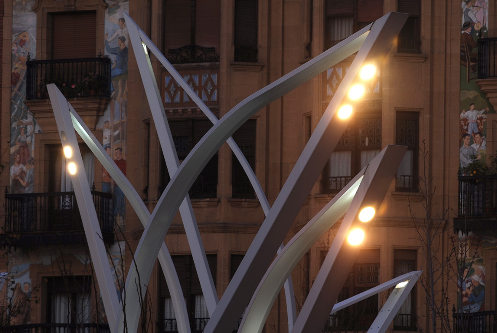 Vista exterior. Plaza Indautxu en Bilbao por JAAM sociedad de arquitectura. Fotografía © Elker Azketa.