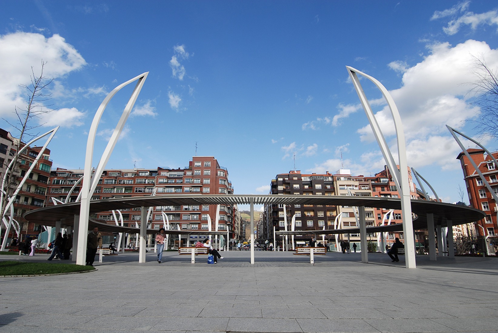 Vista exterior. Plaza Indautxu en Bilbao por JAAM sociedad de arquitectura. Fotografía © Elker Azketa.