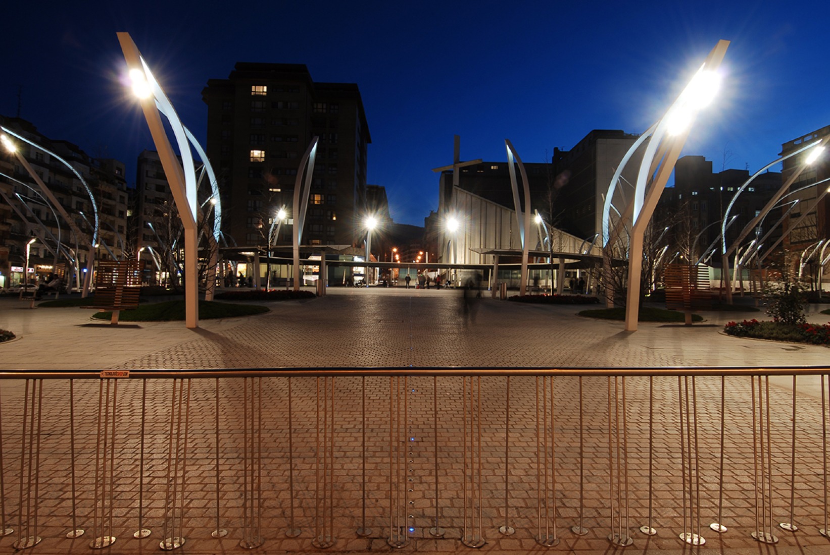Vista exterior. Plaza Indautxu en Bilbao por JAAM sociedad de arquitectura. Fotografía © Elker Azketa.