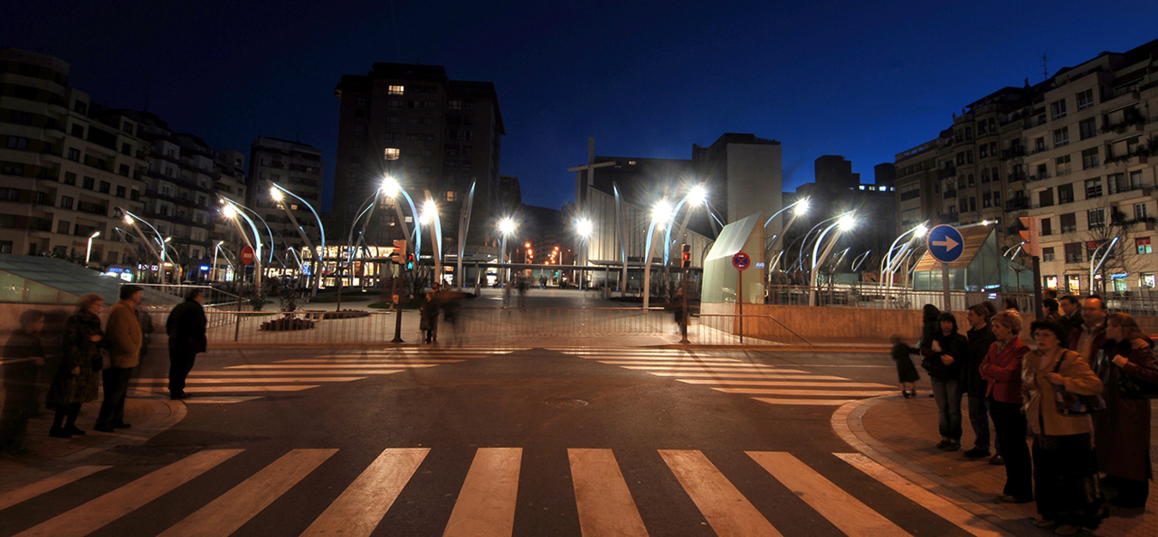 Vista exterior. Plaza Indautxu en Bilbao por JAAM sociedad de arquitectura. Fotografía © Elker Azketa.