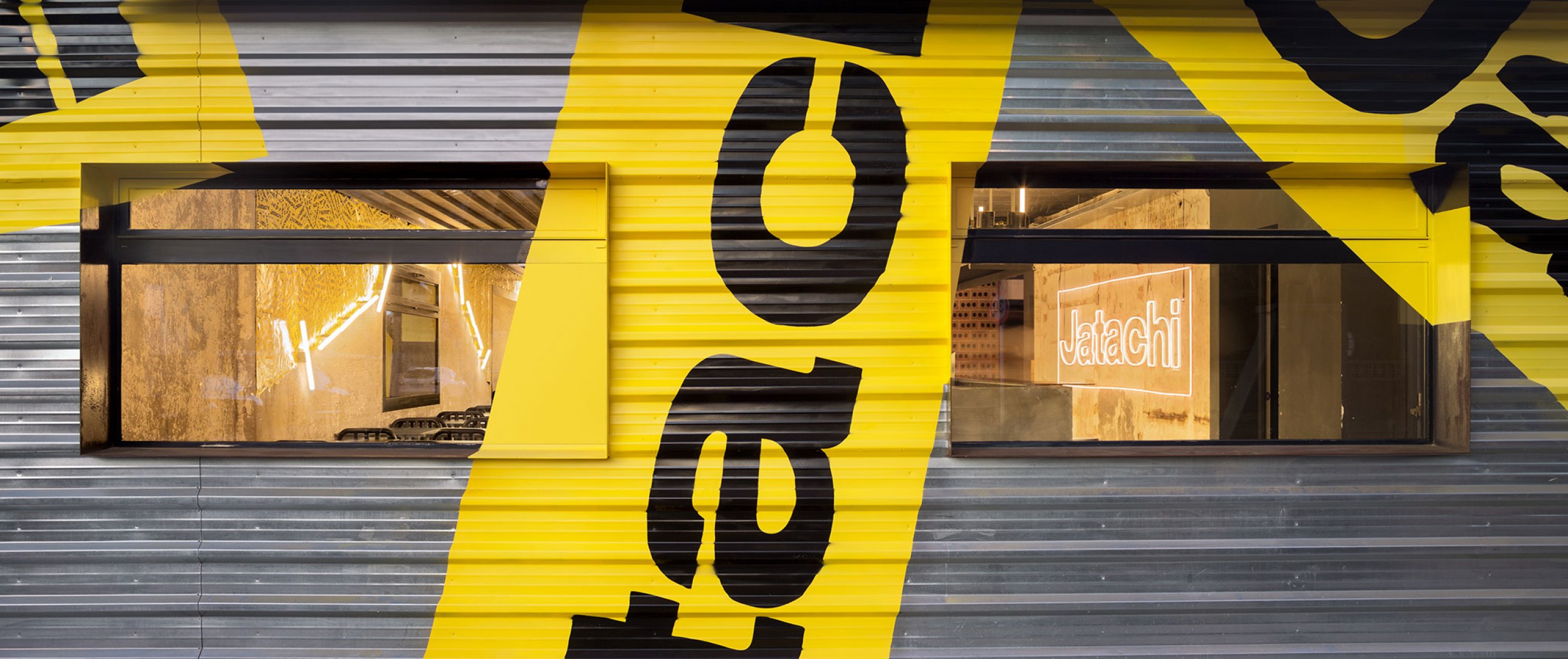 Jatachi Asian street food restaurant by ESTUDIO CO–A. Photograph by Pol Viladoms.