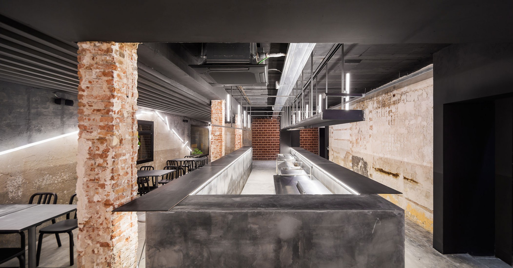 Jatachi Asian street food restaurant by ESTUDIO CO–A. Photograph by Pol Viladoms.
