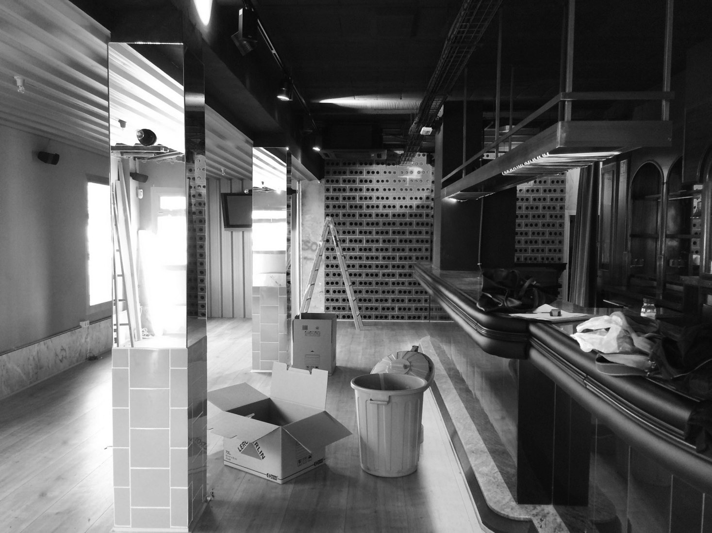 Jatachi Asian street food restaurant by ESTUDIO CO–A. Photograph by Pol Viladoms.