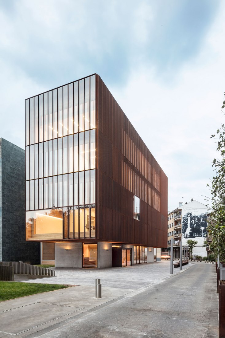 New Zubiaur Music School by Javier de las Heras Solé. Photograph by Adrià Goula