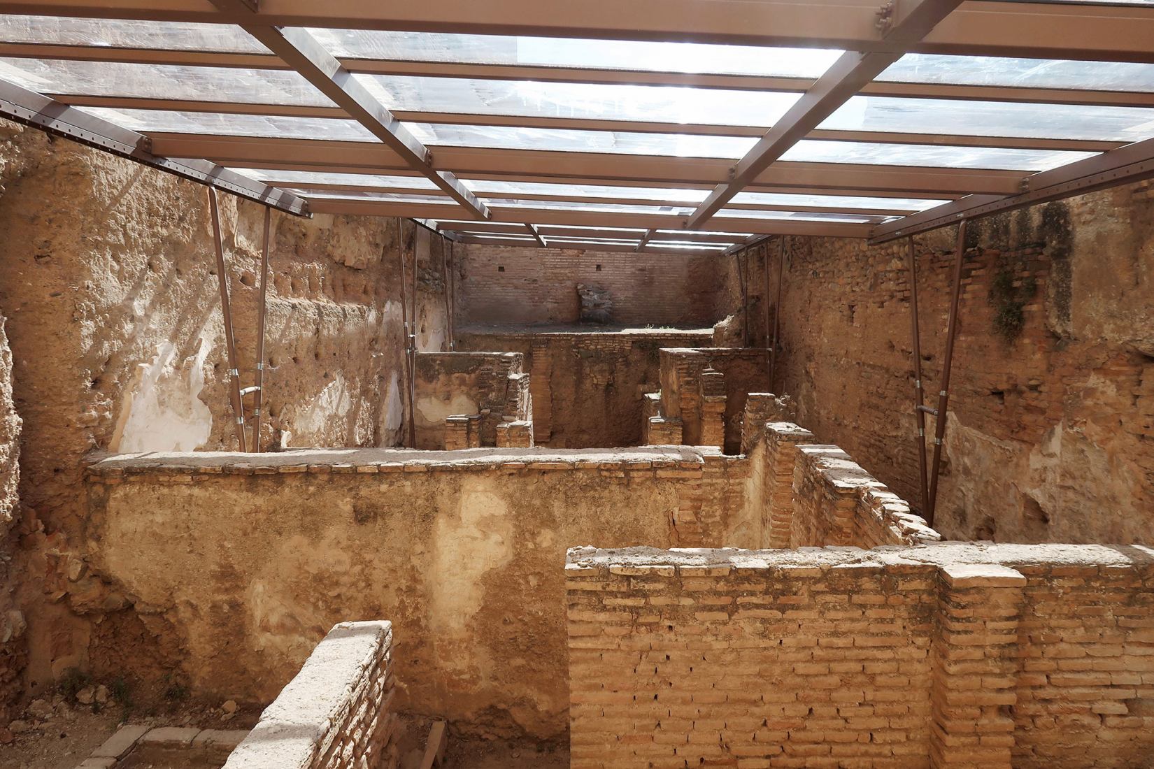 Protection of the Alcazaba Bath by Javier Lara García. Photograph by Alicia Jiménez Jiménez.