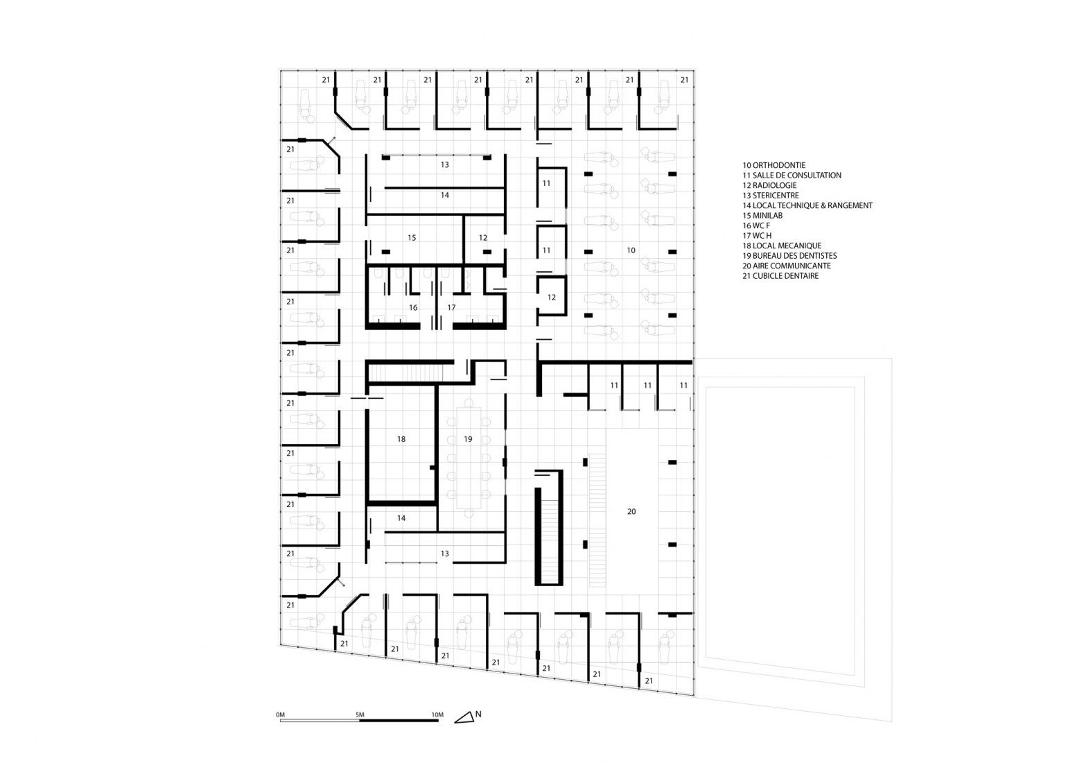 Primera planta. Clínica dental por Studio Jean Verville architectes.