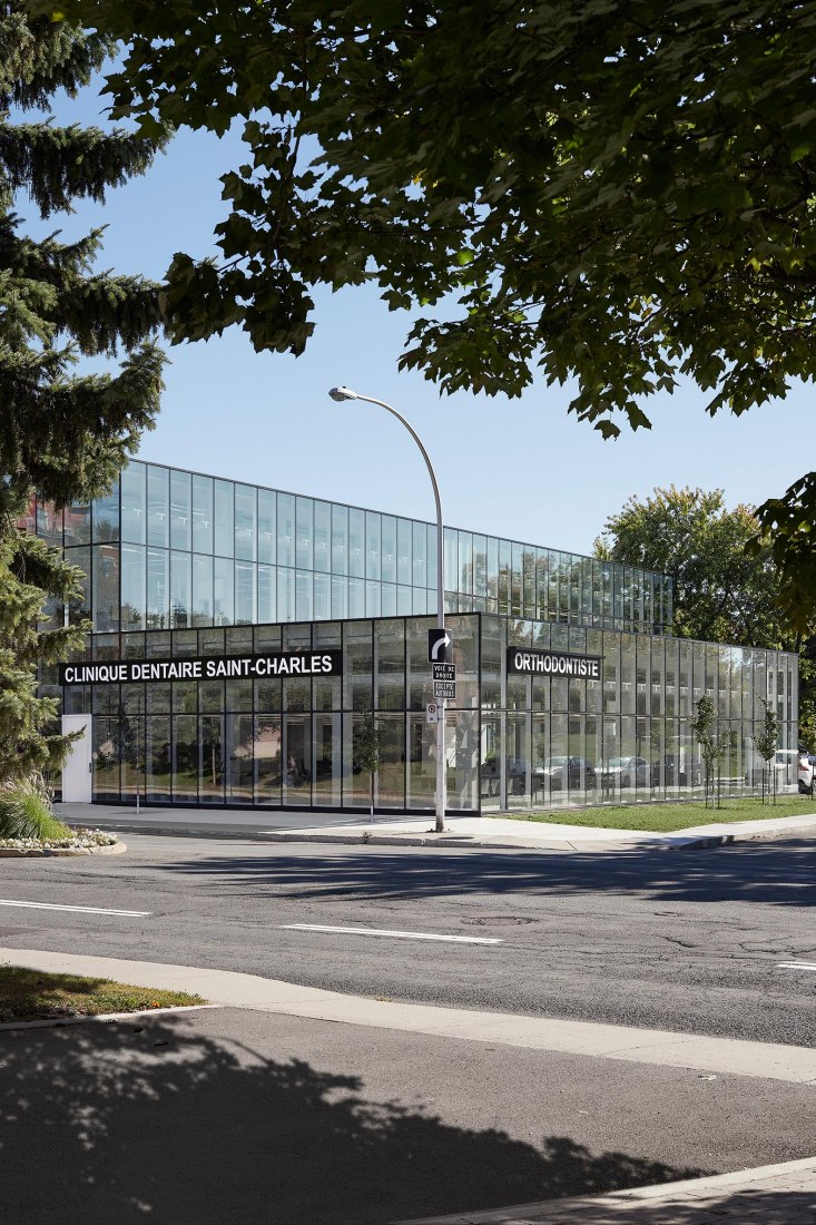 Clínica dental por Studio Jean Verville architectes. Fotografía por Maxime Brouillet.