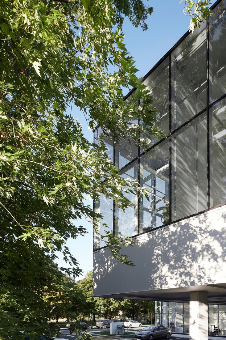 Clínica dental por Studio Jean Verville architectes. Fotografía por Maxime Brouillet.
