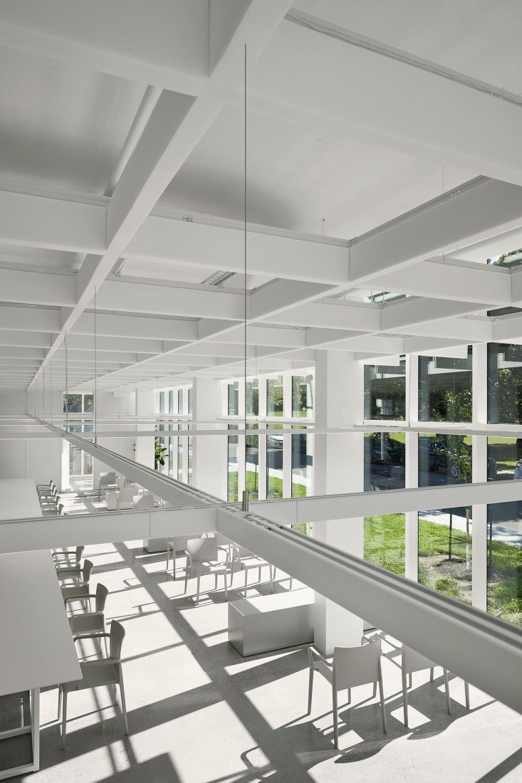 Clínica dental por Studio Jean Verville architectes. Fotografía por Maxime Brouillet.