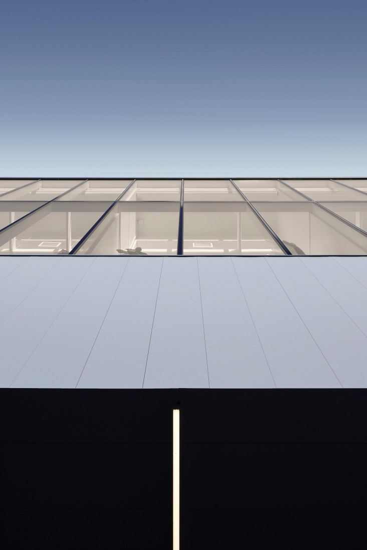 Clínica dental por Studio Jean Verville architectes. Fotografía por Maxime Brouillet.