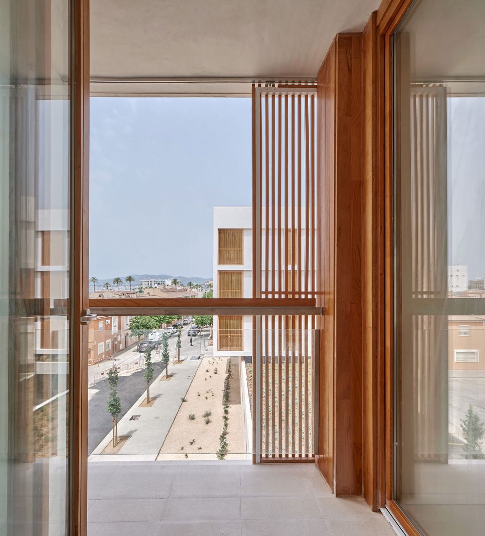 Designing with two premises. Residential building of 57 houses by