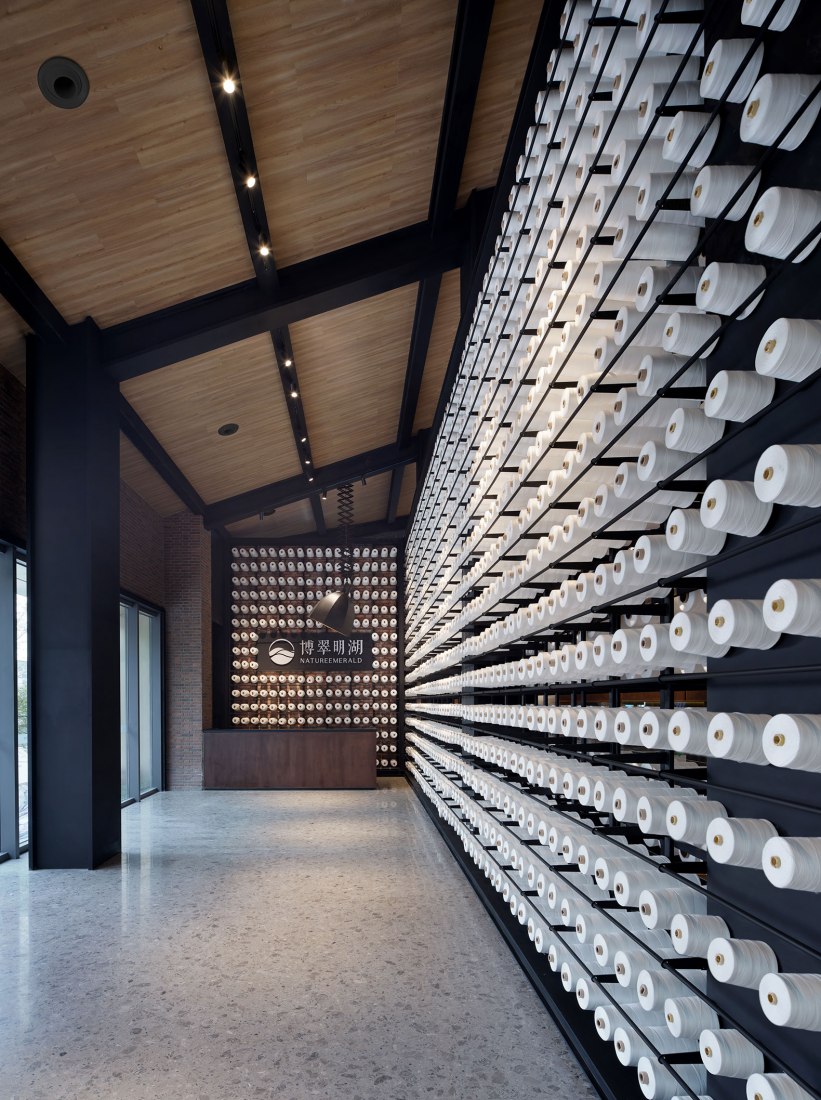 Jinan Bocuiming hu Textile Culture and Arts Exhibition Hall by YI+MU Design Office. Photograph by Xiangyu Sun, YI+MU Design Office.