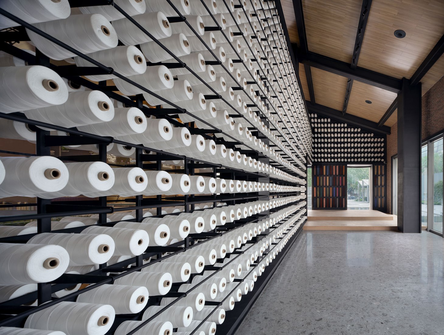 Jinan Bocuiming hu Textile Culture and Arts Exhibition Hall by YI+MU Design Office. Photograph by Xiangyu Sun, YI+MU Design Office.