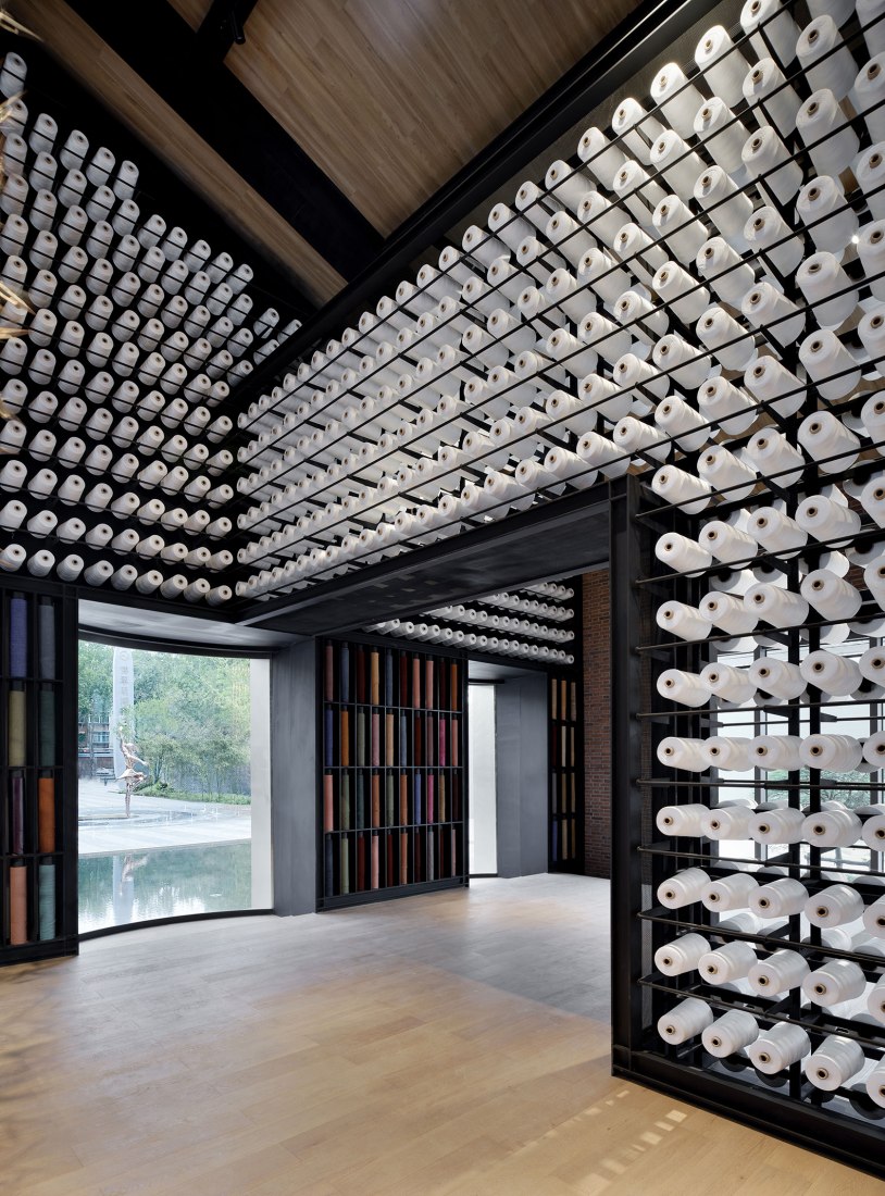 Jinan Bocuiming hu Textile Culture and Arts Exhibition Hall by YI+MU Design Office. Photograph by Xiangyu Sun, YI+MU Design Office.