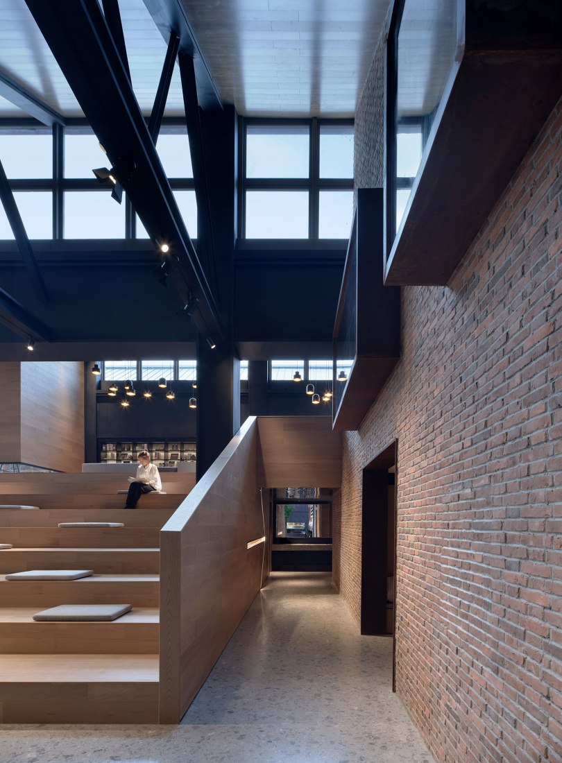 Jinan Bocuiming hu Textile Culture and Arts Exhibition Hall by YI+MU Design Office. Photograph by Xiangyu Sun, YI+MU Design Office.