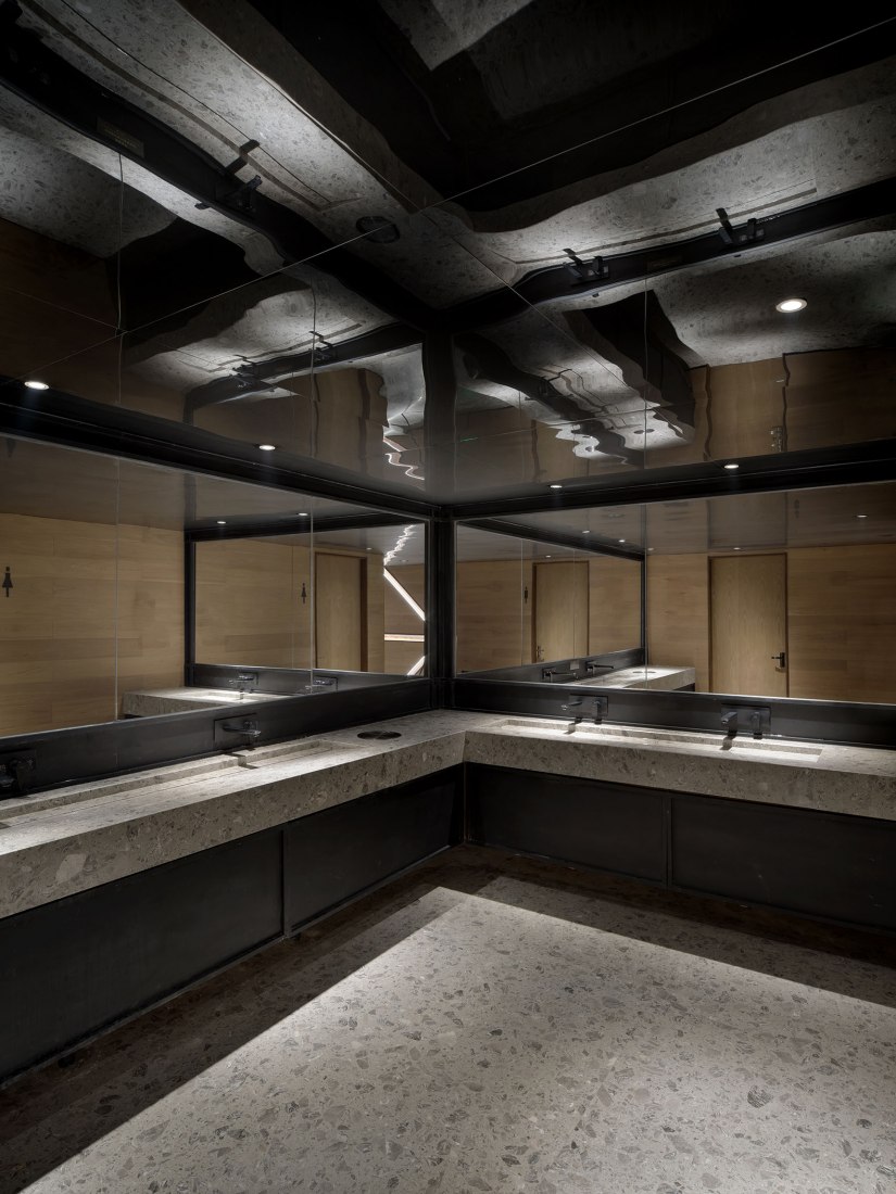 Jinan Bocuiming hu Textile Culture and Arts Exhibition Hall by YI+MU Design Office. Photograph by Xiangyu Sun, YI+MU Design Office.