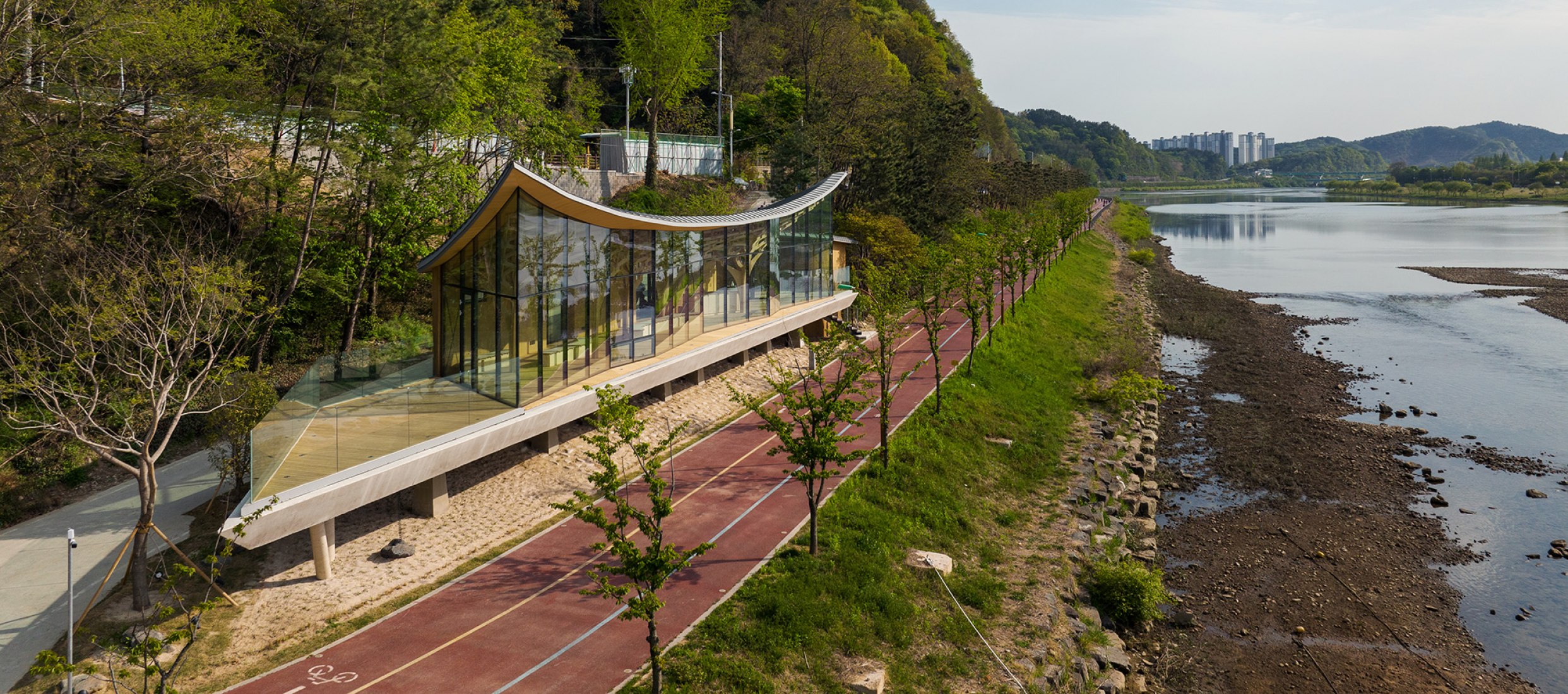 Recreation of the traditional thanks to technology. «The Pavilion of ...