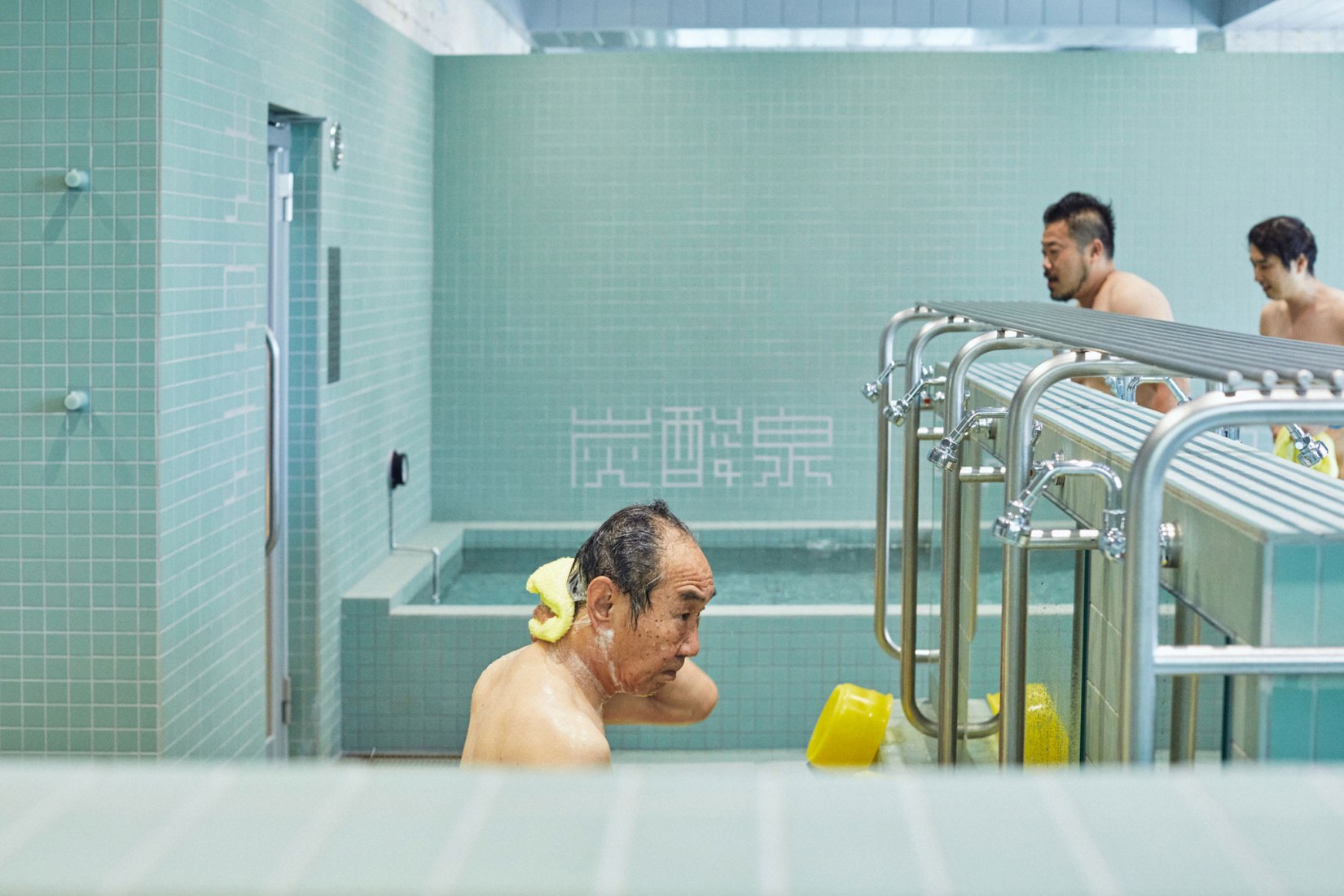 Casa de baños pública de Komaeyu por Jo Nagasaka, Schemata Architects. Fotografía por Ju Yeon Lee.